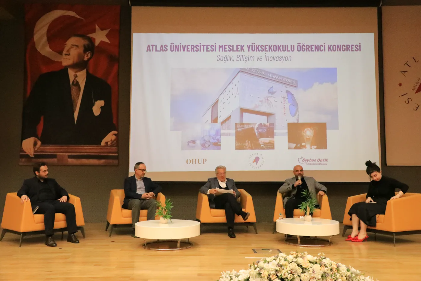 İstanbul Atlas Üniversitesi Meslek Yüksekokulu Öğrenci Kongresi'nde girişimcilik paneli